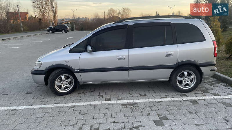 Мінівен Opel Zafira 2003 в Мостиській