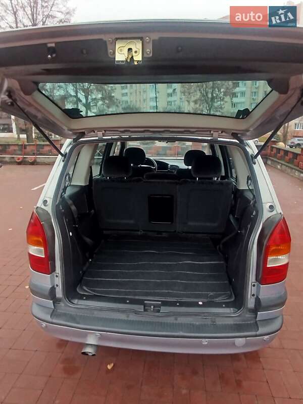 Мінівен Opel Zafira 2001 в Рівному