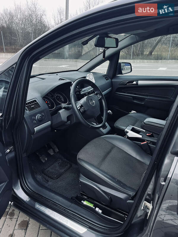 Мінівен Opel Zafira 2010 в Сумах