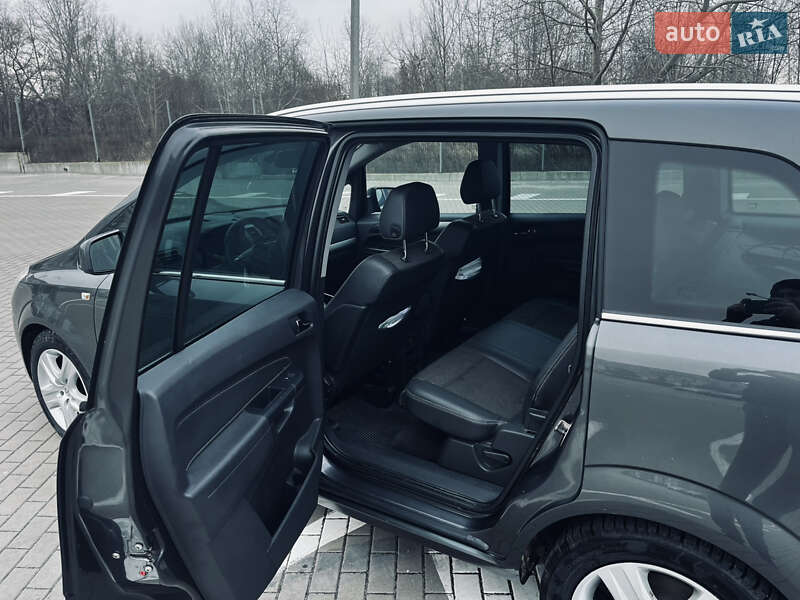 Мінівен Opel Zafira 2010 в Сумах
