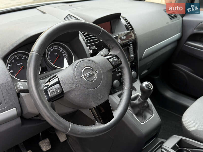 Минивэн Opel Zafira 2014 в Луцке