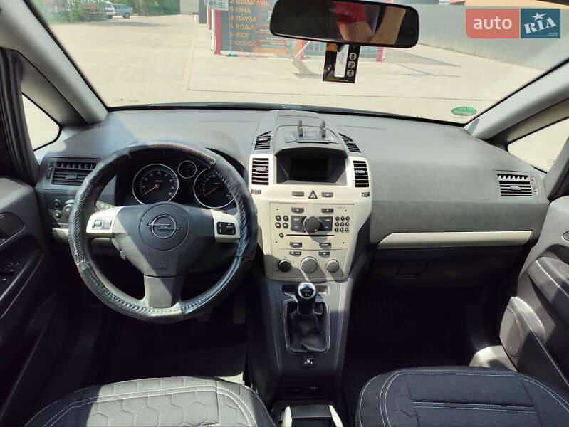 Минивэн Opel Zafira 2008 в Умани