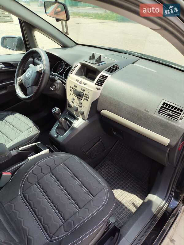 Минивэн Opel Zafira 2008 в Умани