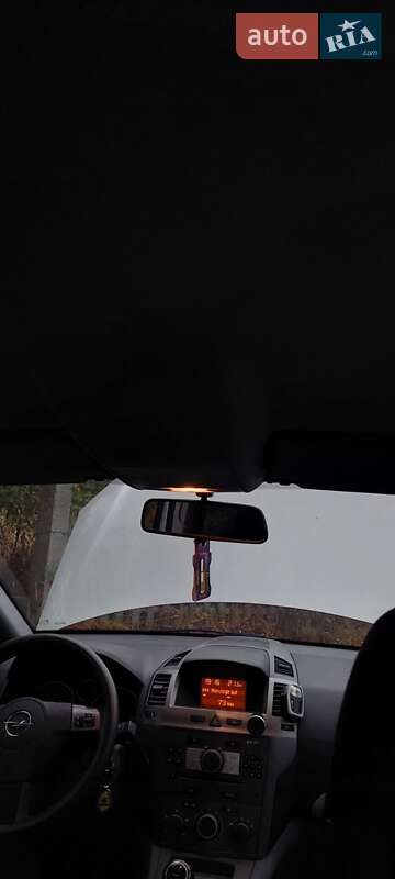 Минивэн Opel Zafira 2006 в Звягеле