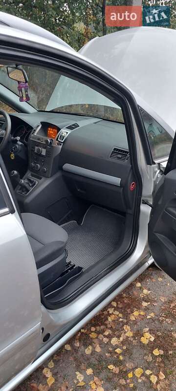 Минивэн Opel Zafira 2006 в Звягеле