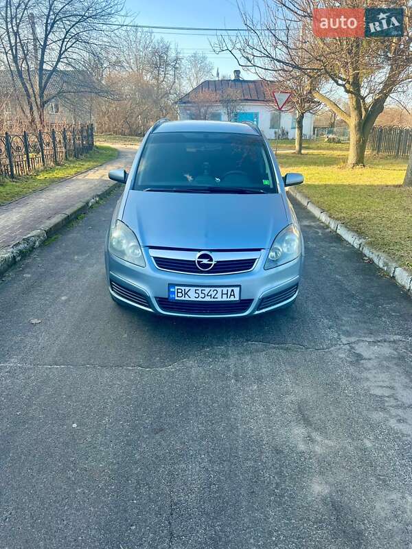 Мінівен Opel Zafira 2007 в Рівному