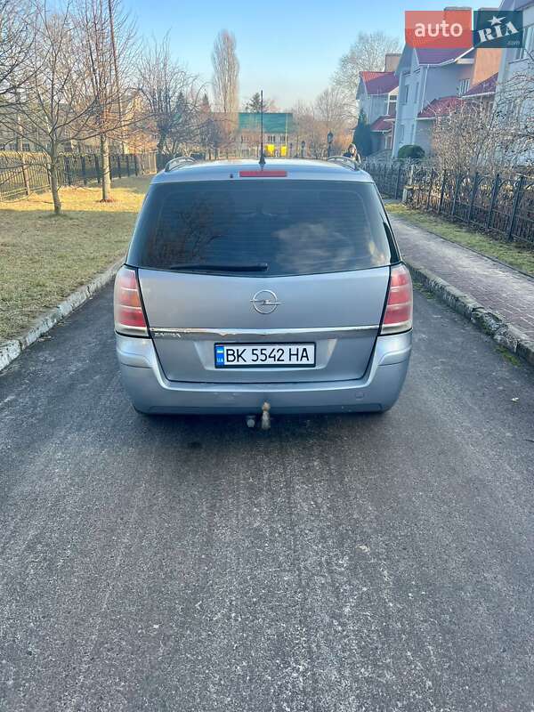 Мінівен Opel Zafira 2007 в Рівному