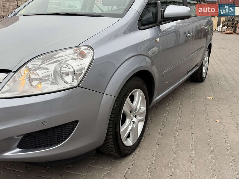 Минивэн Opel Zafira 2009 в Виннице