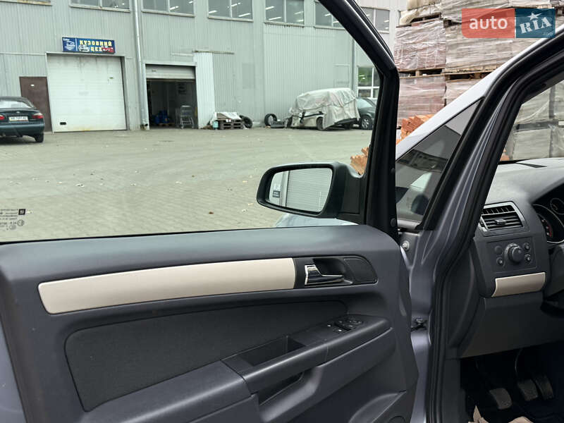 Минивэн Opel Zafira 2009 в Виннице