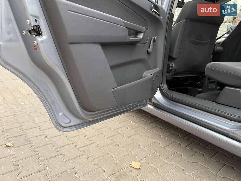 Минивэн Opel Zafira 2009 в Виннице