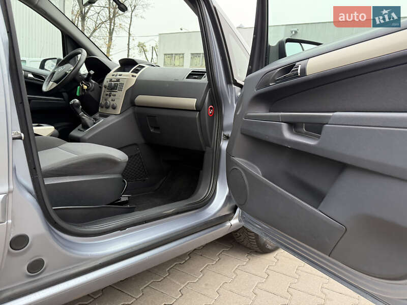 Минивэн Opel Zafira 2009 в Виннице