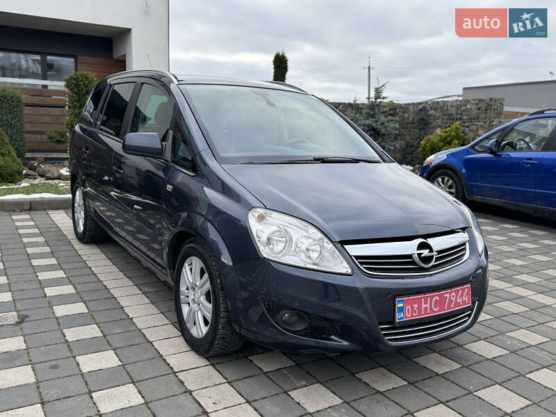 Мінівен Opel Zafira 2011 в Стрию