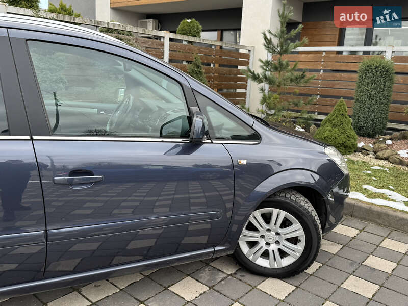 Мінівен Opel Zafira 2011 в Стрию
