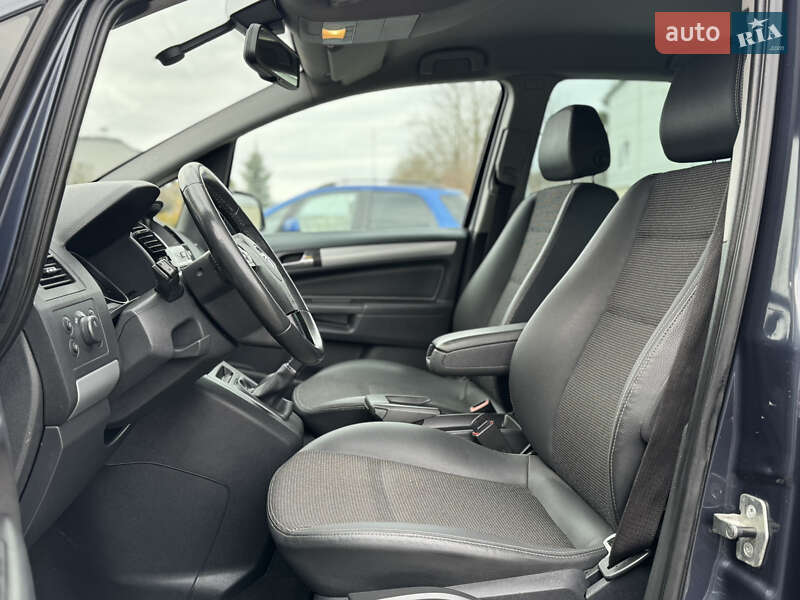 Мінівен Opel Zafira 2011 в Стрию
