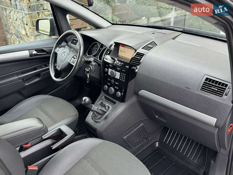 Мінівен Opel Zafira 2011 в Стрию