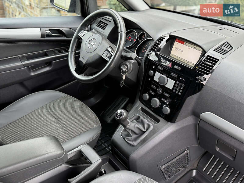 Мінівен Opel Zafira 2011 в Стрию