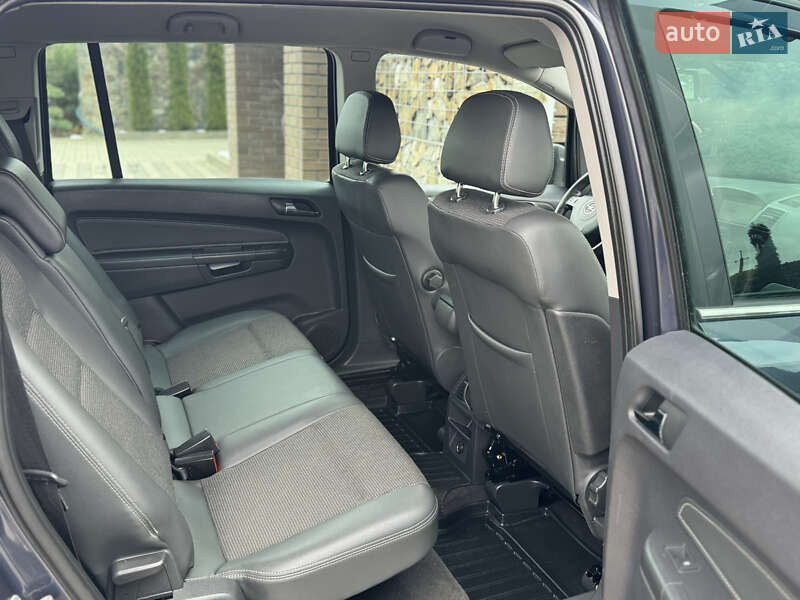 Мінівен Opel Zafira 2011 в Стрию