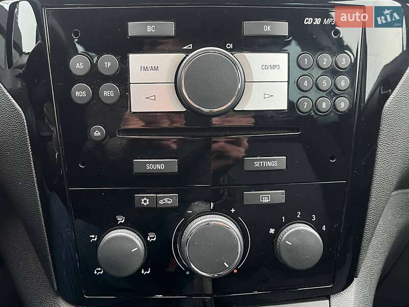 Мінівен Opel Zafira 2010 в Києві