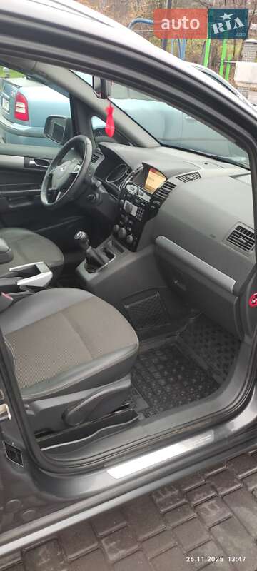 Минивэн Opel Zafira 2011 в Фастове