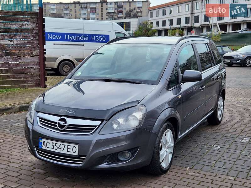 Opel Zafira 2011