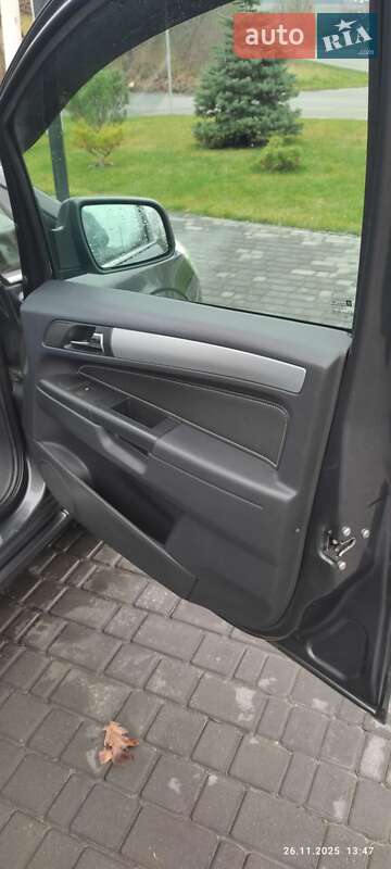 Минивэн Opel Zafira 2011 в Фастове