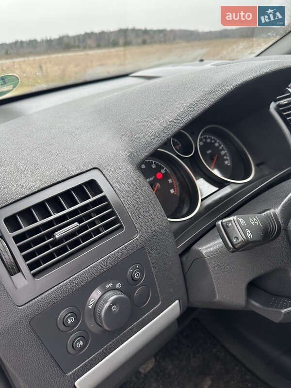 Мінівен Opel Zafira 2009 в Любешові