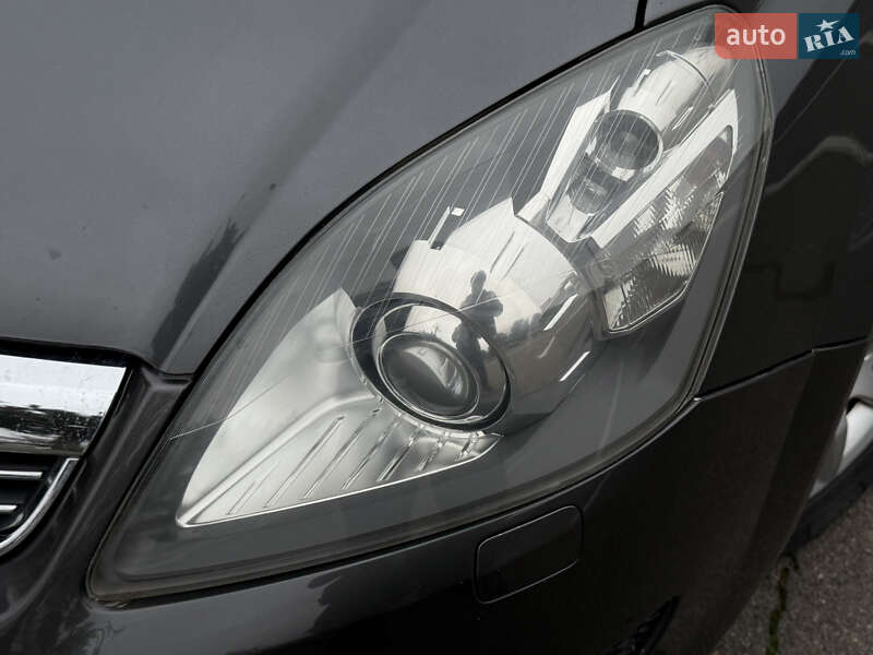 Минивэн Opel Zafira 2010 в Одессе