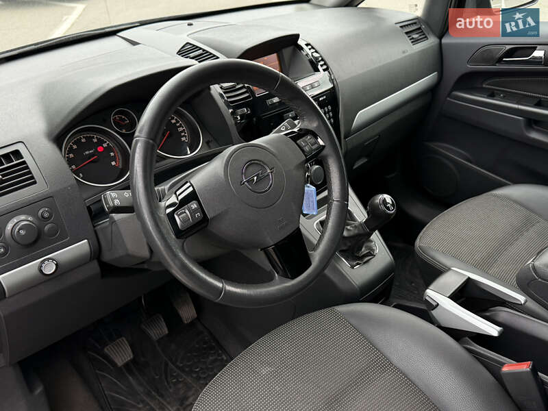 Минивэн Opel Zafira 2010 в Одессе