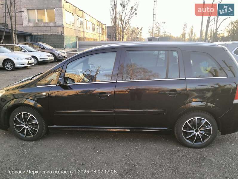 Минивэн Opel Zafira 2008 в Черкассах