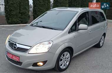 Минивэн Opel Zafira 2010 в Дубно