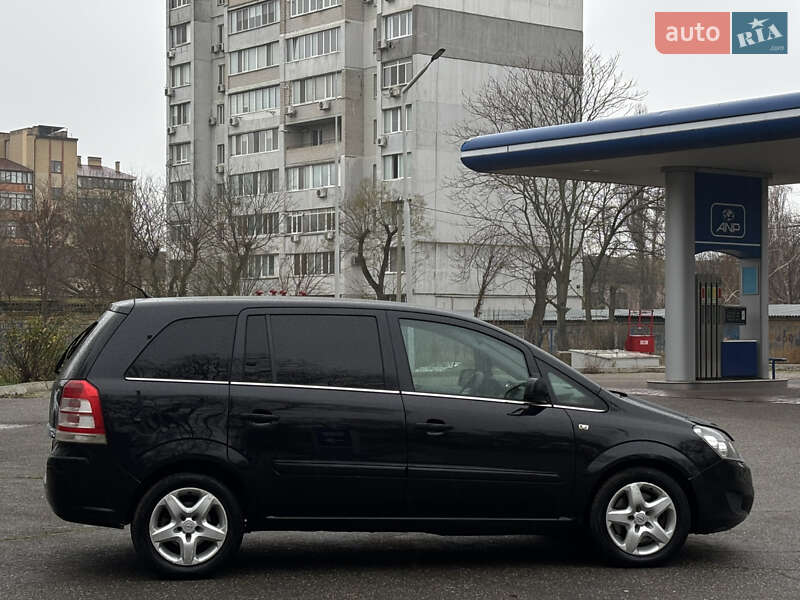 Минивэн Opel Zafira 2011 в Николаеве