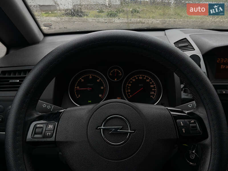 Минивэн Opel Zafira 2011 в Николаеве