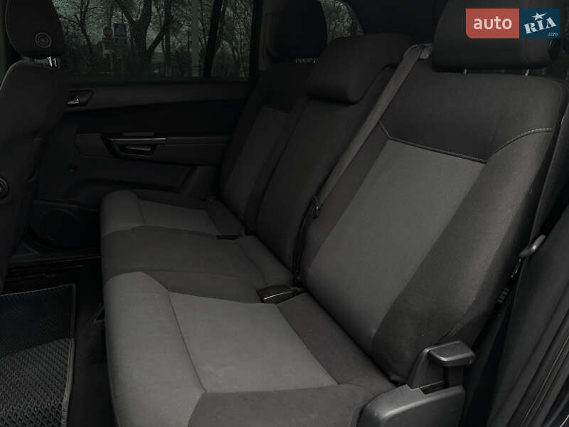 Минивэн Opel Zafira 2011 в Николаеве