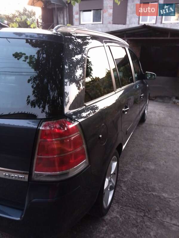 Минивэн Opel Zafira 2006 в Днепре