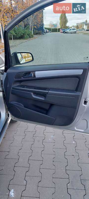 Минивэн Opel Zafira 2008 в Белой Церкви