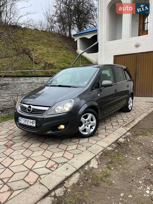 Opel Zafira 2011