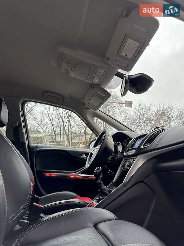 Мінівен Opel Zafira 2013 в Львові
