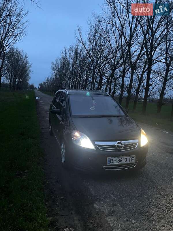 Минивэн Opel Zafira 2008 в Измаиле