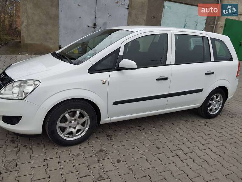 Минивэн Opel Zafira 2009 в Баре фото 2 Минивэн Opel Zafira 2009 в Баре