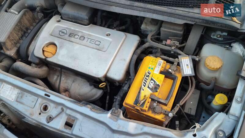 Минивэн Opel Zafira 2004 в Запорожье