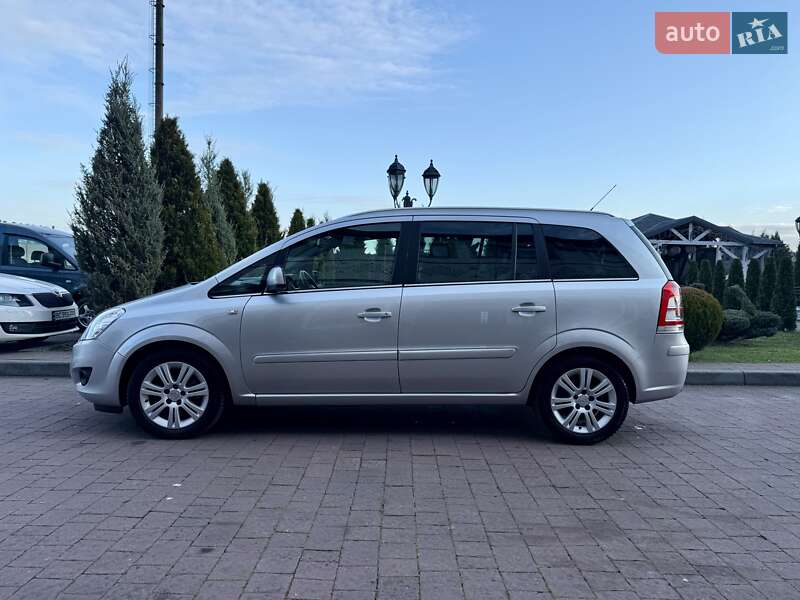 Минивэн Opel Zafira 2011 в Стрые