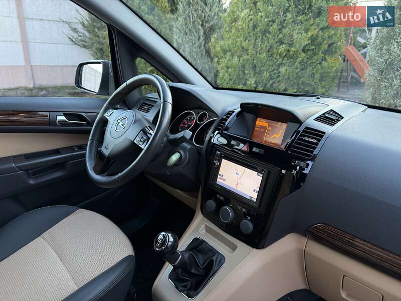 Минивэн Opel Zafira 2011 в Стрые