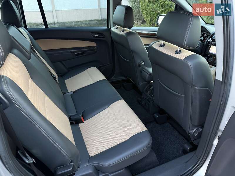 Минивэн Opel Zafira 2011 в Стрые