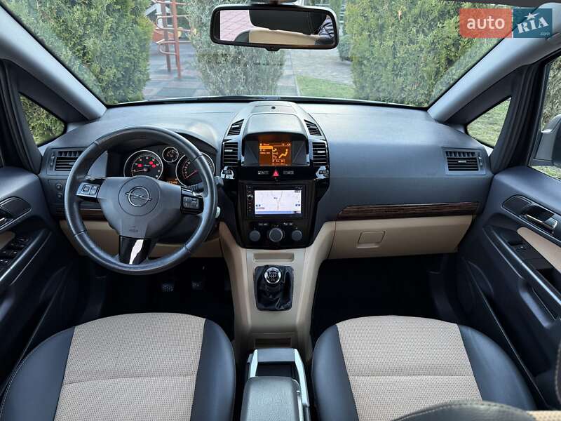 Минивэн Opel Zafira 2011 в Стрые