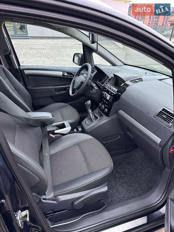 Минивэн Opel Zafira 2010 в Луцке фото 12 Минивэн Opel Zafira 2010 в Луцке