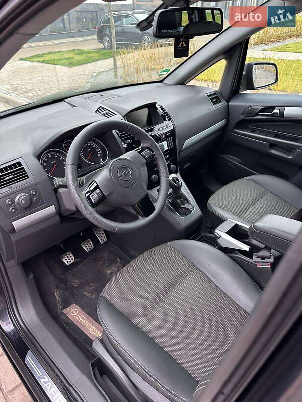 Минивэн Opel Zafira 2010 в Луцке фото 14 Минивэн Opel Zafira 2010 в Луцке