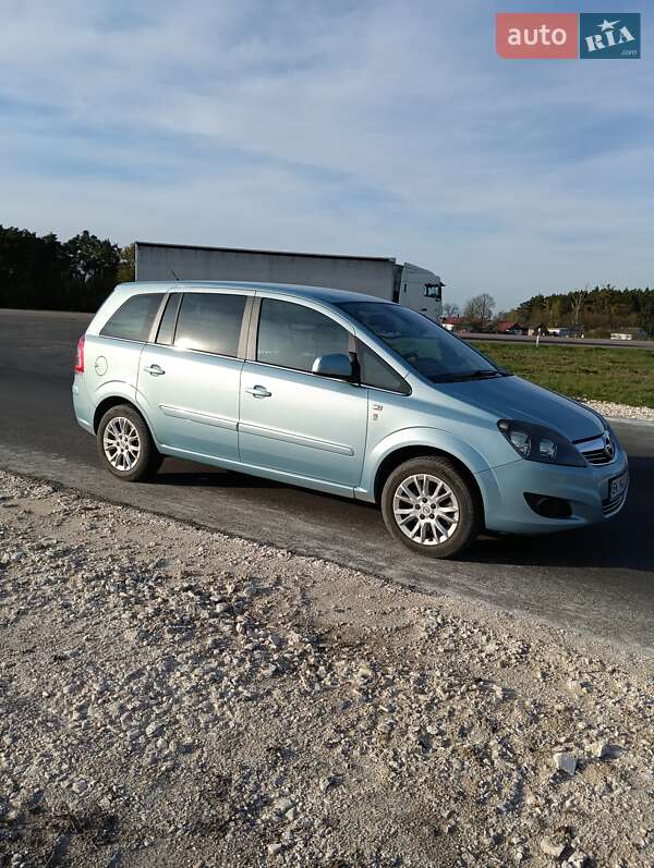 Opel Zafira 2010