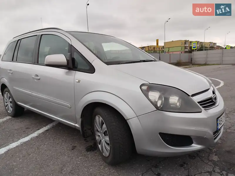 Opel Zafira 2012
