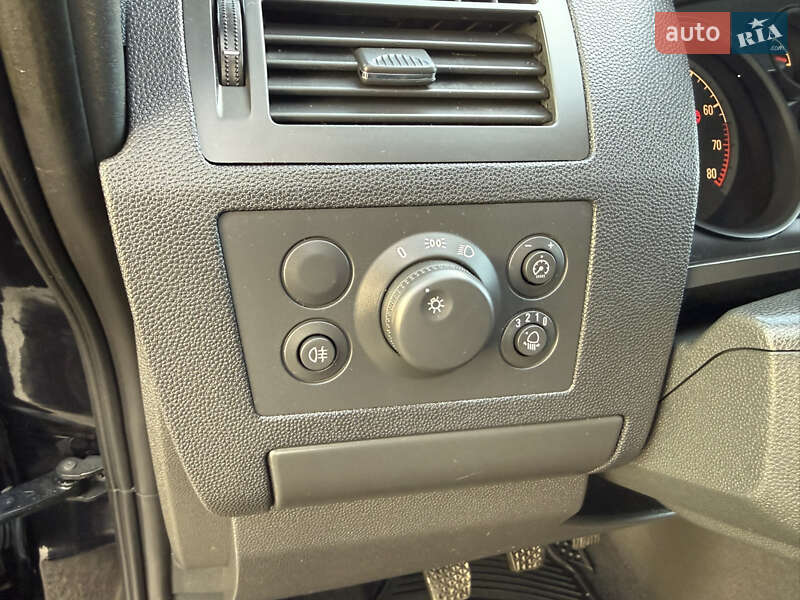 Минивэн Opel Zafira 2010 в Борисполе