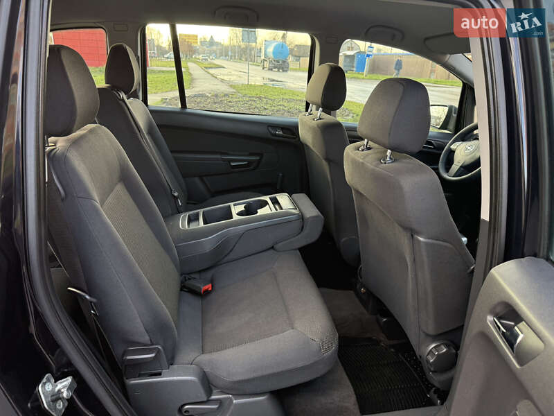 Минивэн Opel Zafira 2010 в Борисполе